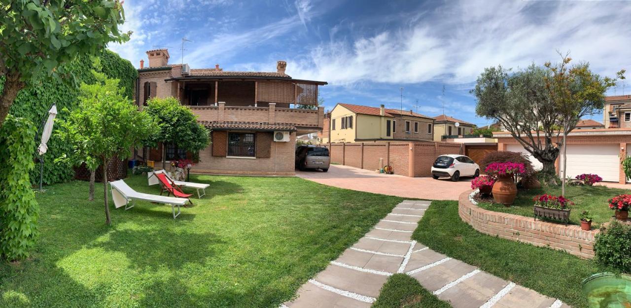 Villa Oasi Ферара Екстериор снимка