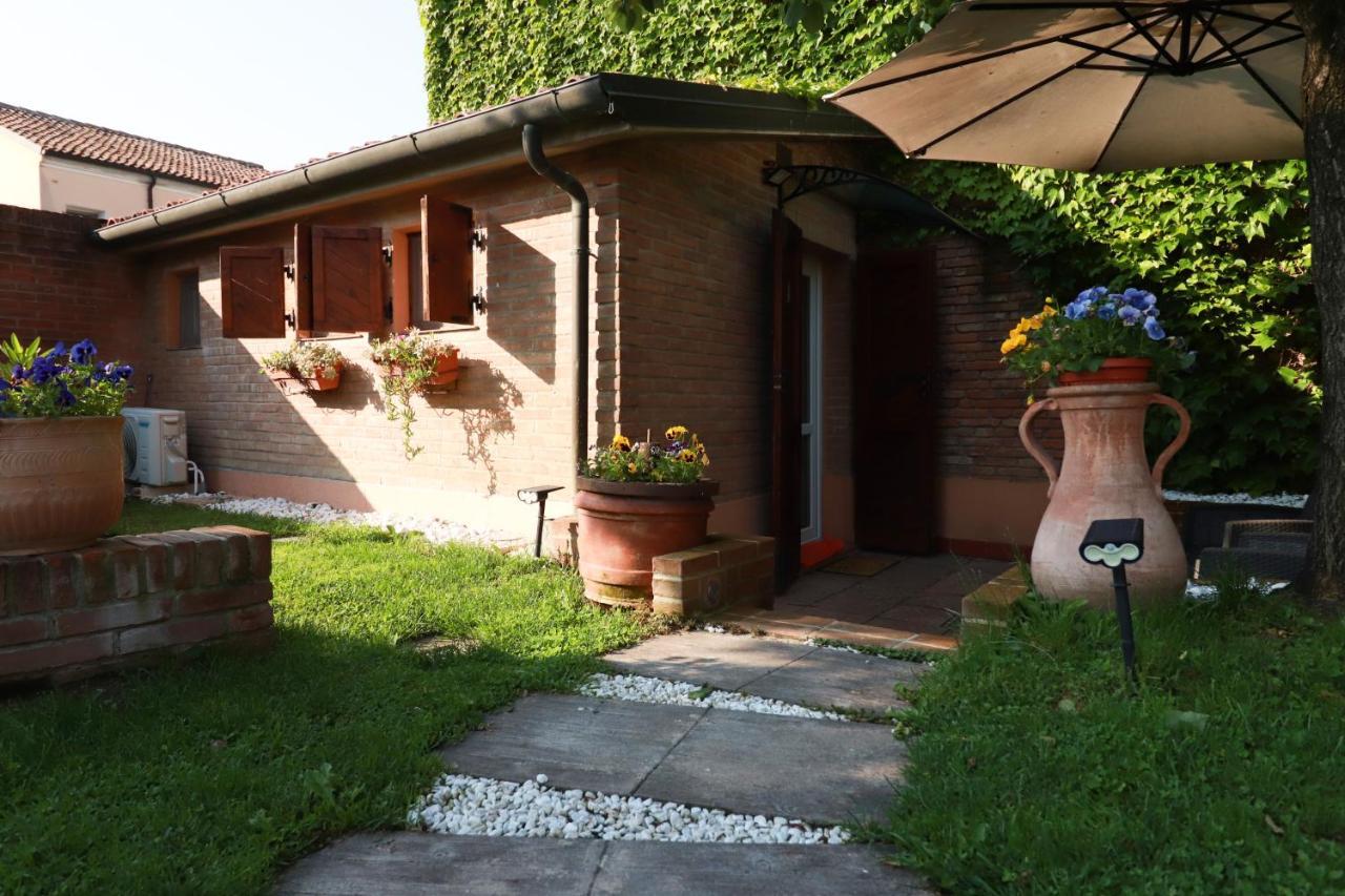Villa Oasi Ферара Екстериор снимка