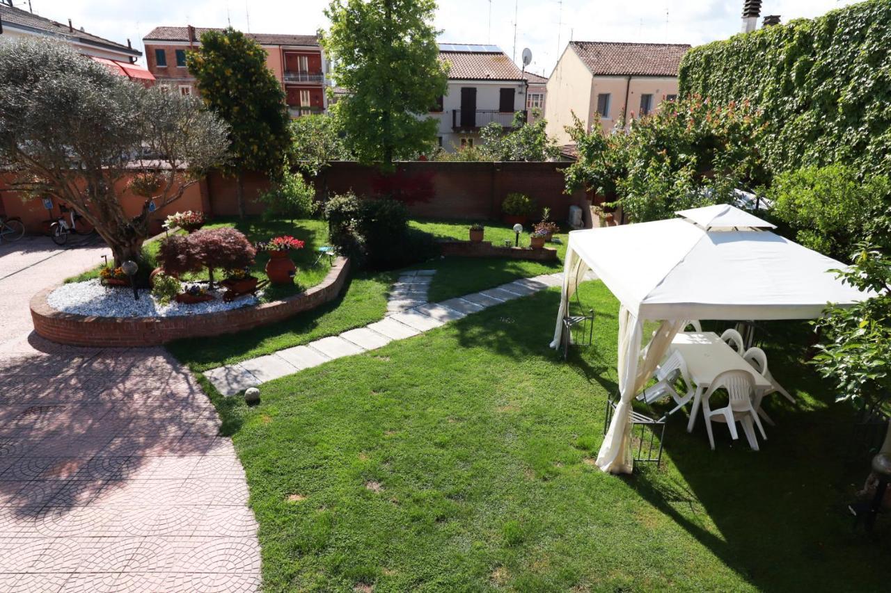 Villa Oasi Ферара Екстериор снимка